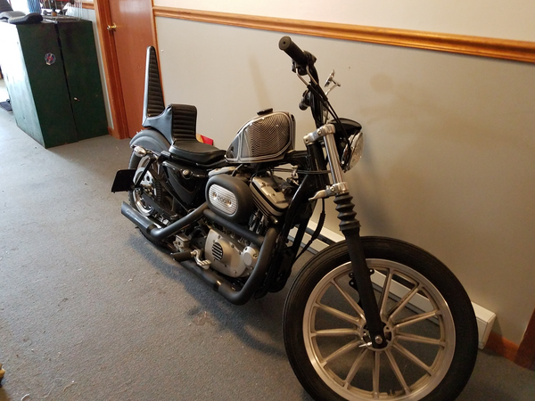 Sully Custom King and Queen traditional seat 1982-2003 sportsters – Sullys-Customs